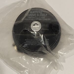 Universal locking gas cap